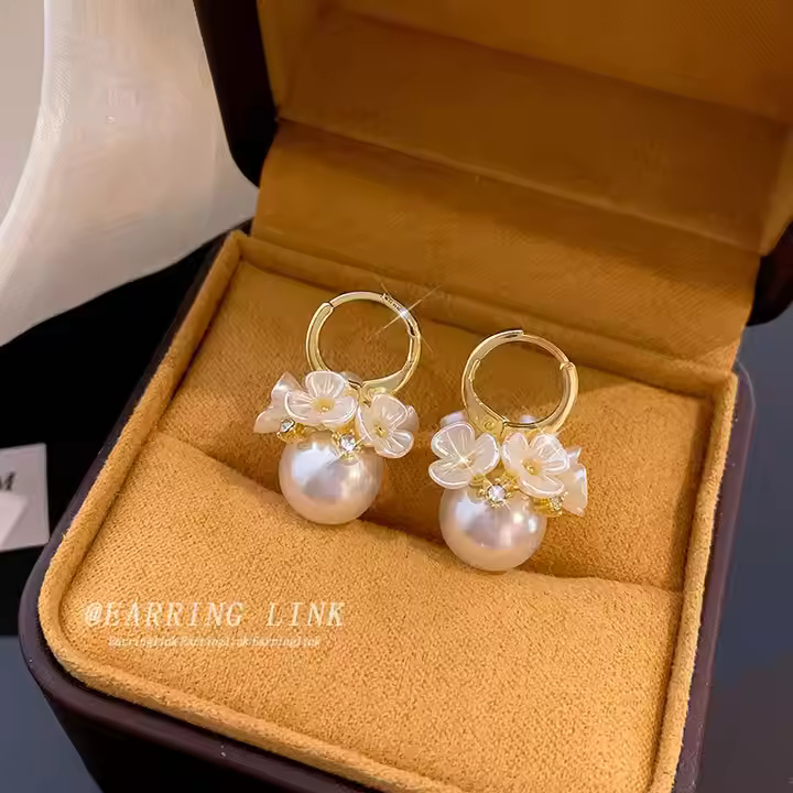 Flower Pearl Earrings 1