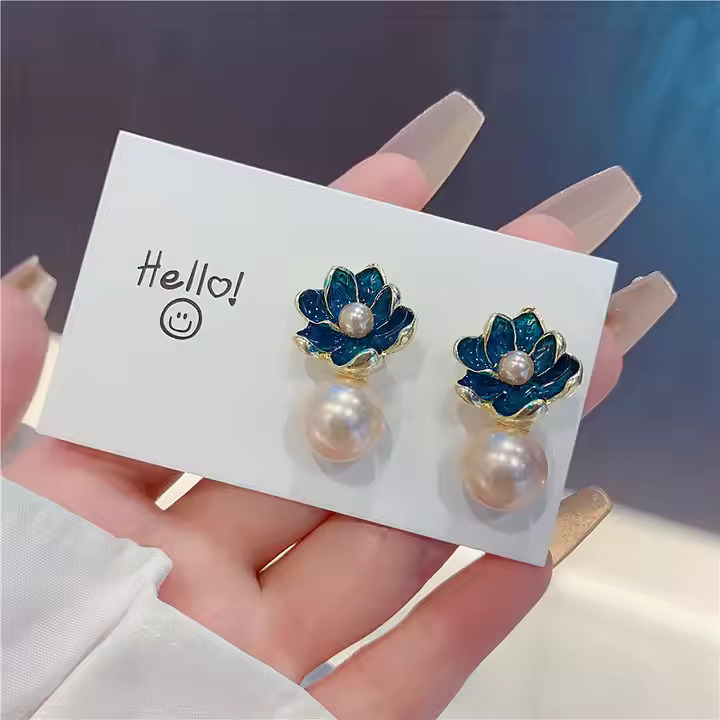 Simple Pearl Enamel Flower Fashion Earrings