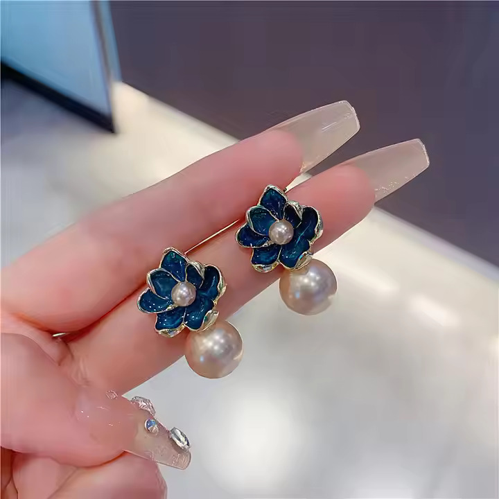 Simple Pearl Enamel Flower Fashion Earrings