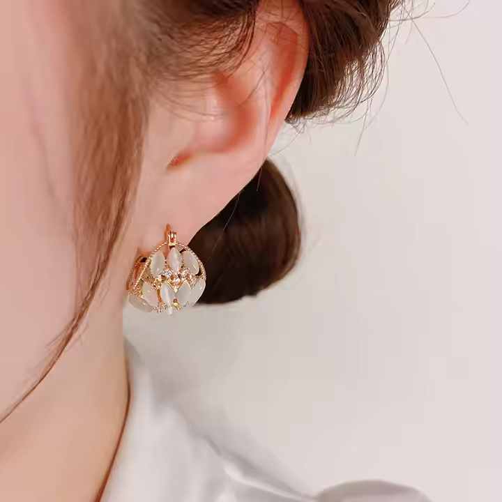 AJRE80200161 Crystal Flower Basket Earrings