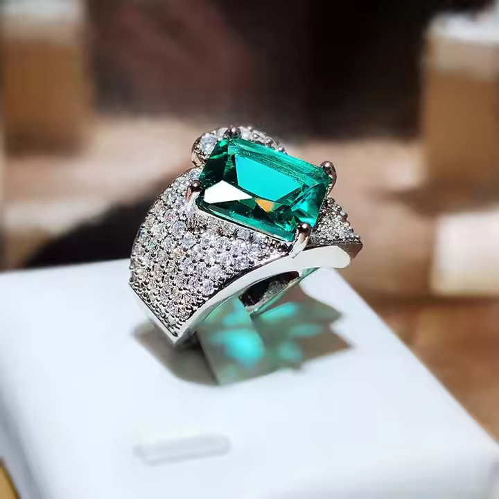 Vintage Beautiful Square Shape Green Zircon Ring