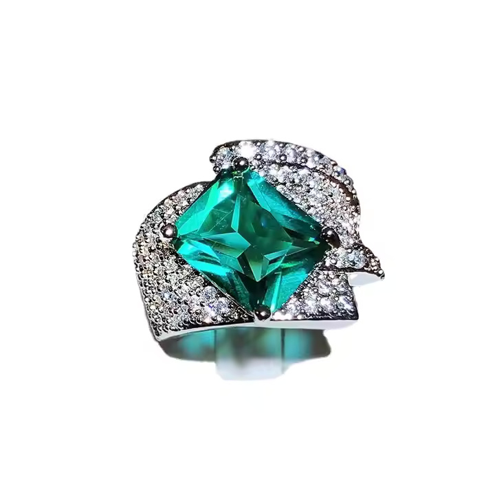 Vintage Beautiful Square Shape Green Zircon Ring