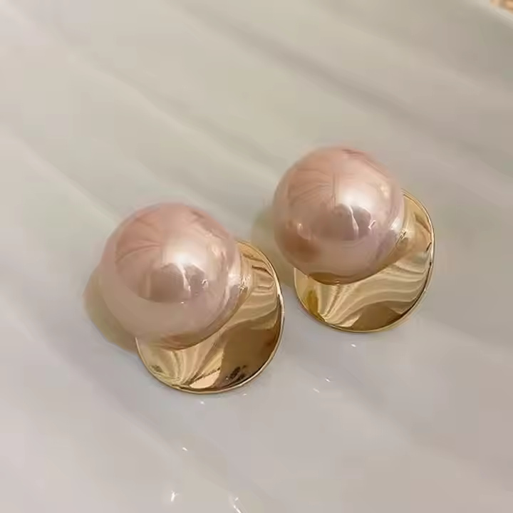 Pearl Stud Earrings 2
