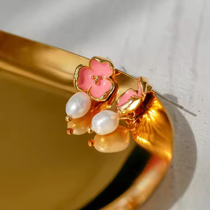 AJDE80200118 Flower Pearl Earrings