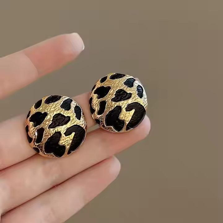 Vintage Gold Leopard Slip Earrings 1
