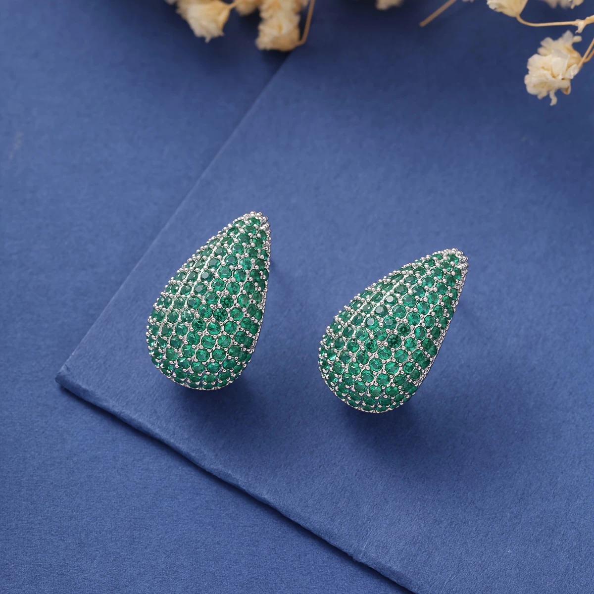 green earrings 1