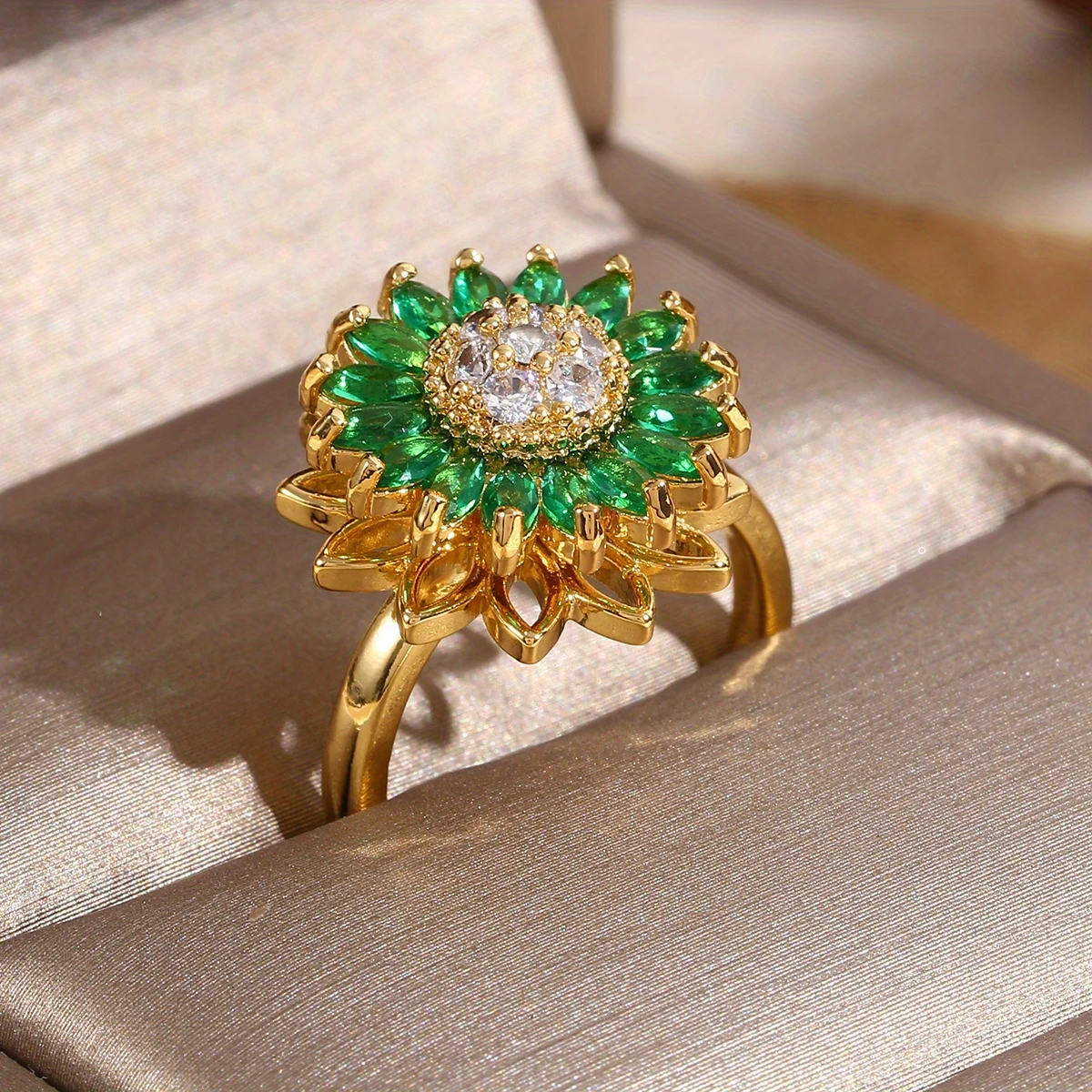 Rotating Green Sunflower Ring